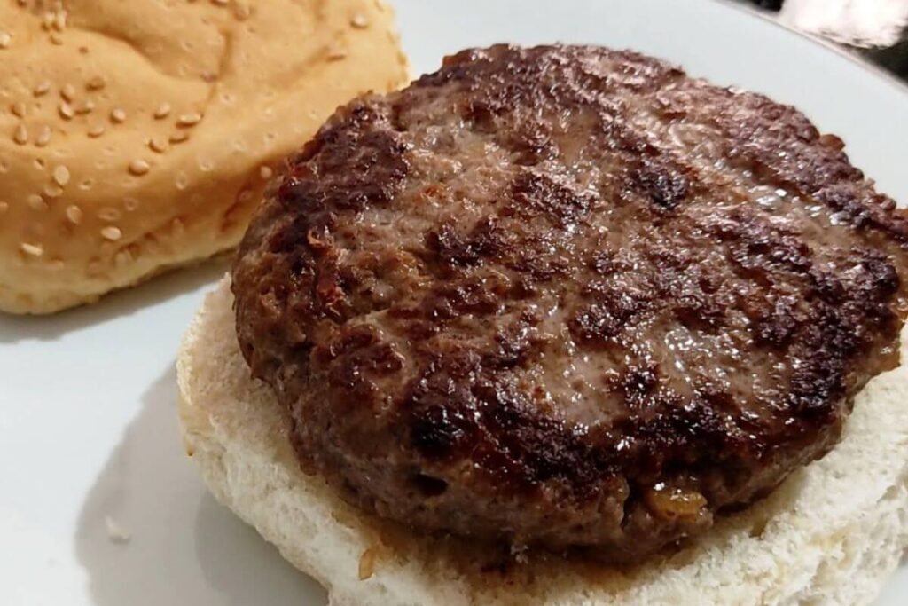 Hambúrguer caseiro suculento: receita fácil para fazer em casa e congelar 3 Hambúrguer caseiro suculento